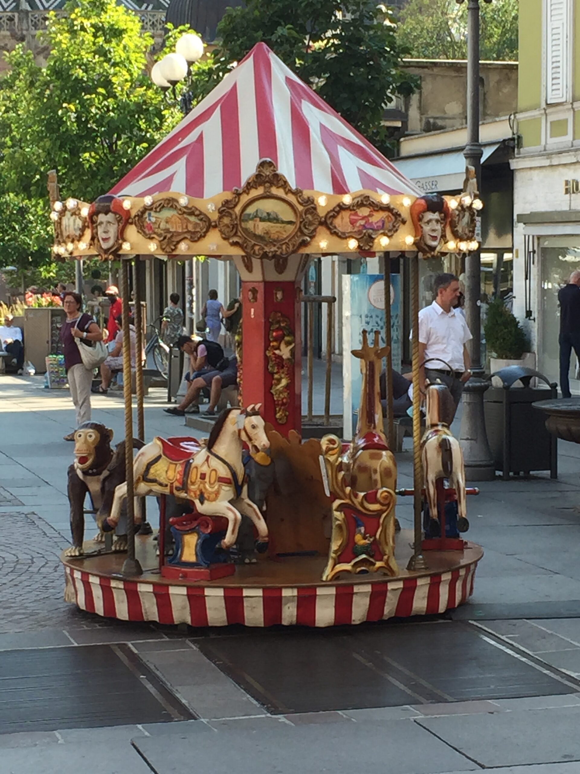 Powrót do przeszłości. Nostalgia w designie miejskim