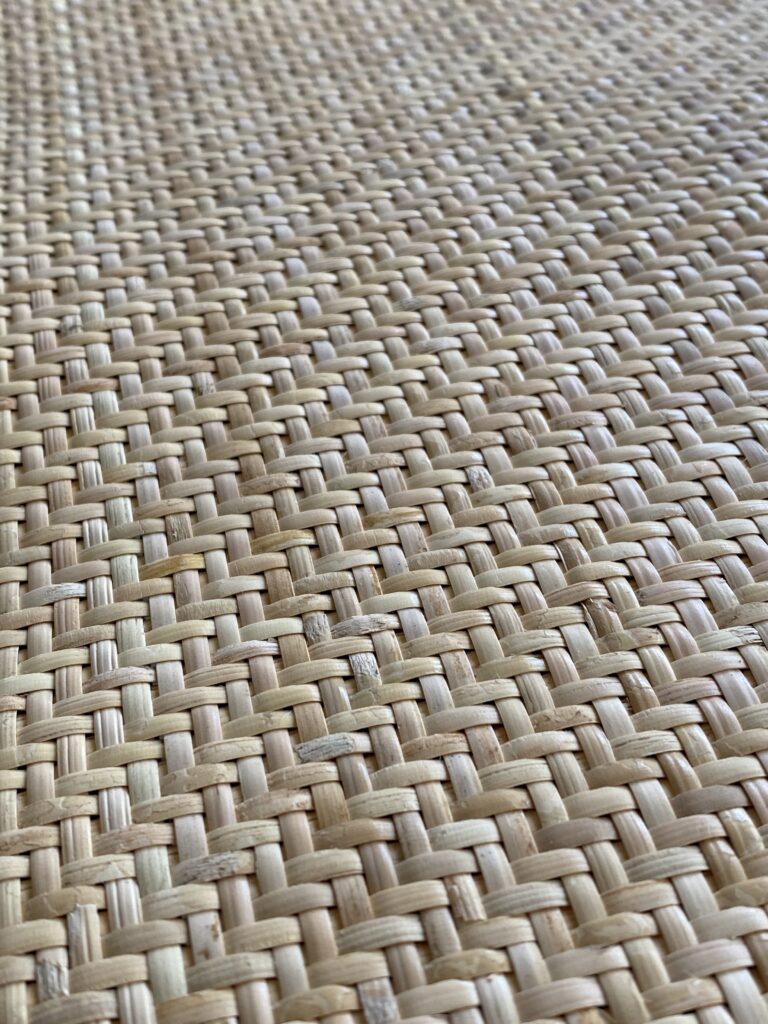 mata rattanowa XITA firmy GABA 2 zwarto zwrócić uwagę na to, że jest wyplatana na ręcznych krosnach